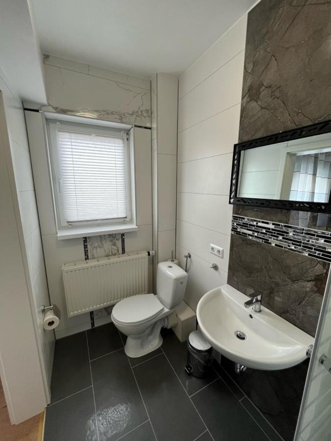 Uebernachtung By Tag Apartment Staufenberg  Екстериор снимка