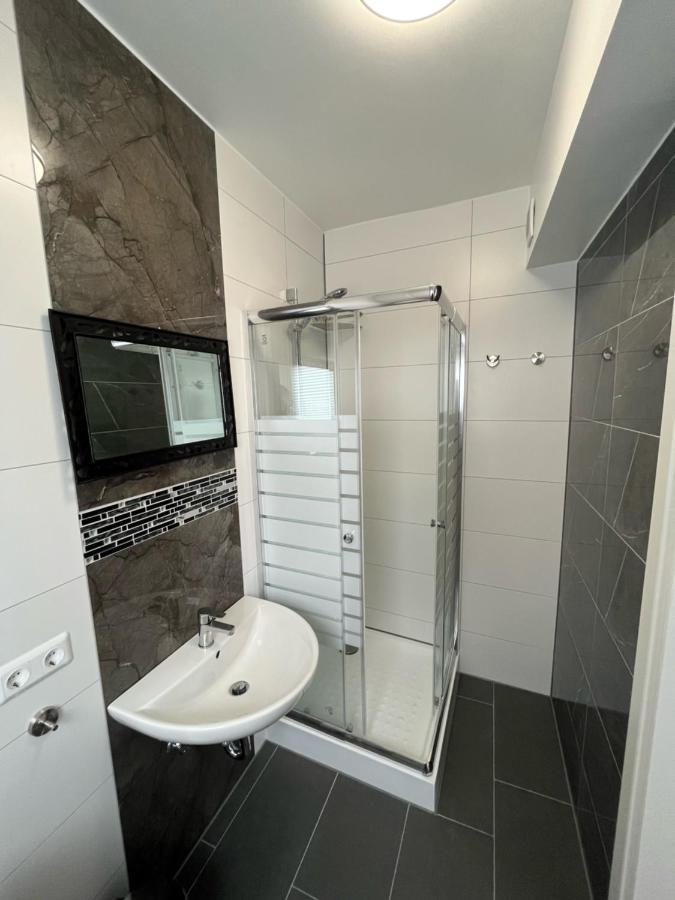 Uebernachtung By Tag Apartment Staufenberg  Екстериор снимка